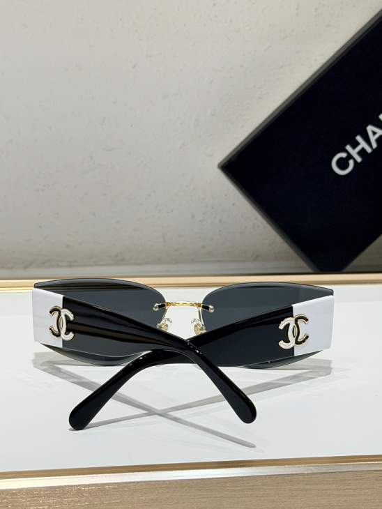 Picture of Chanel Sunglasses _SKUfw80238247fw